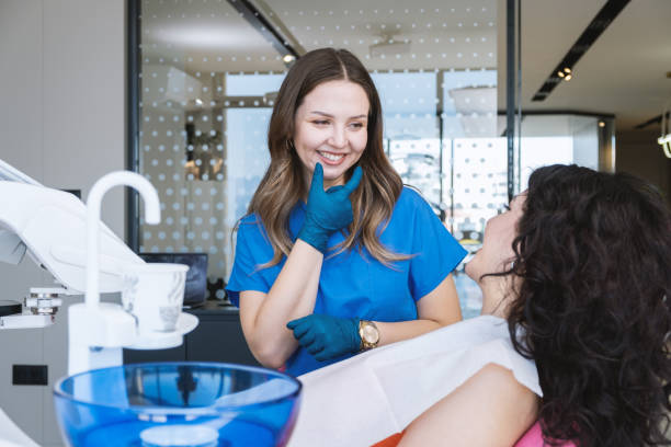 Best Wisdom Tooth Removal  in Flora, IL
